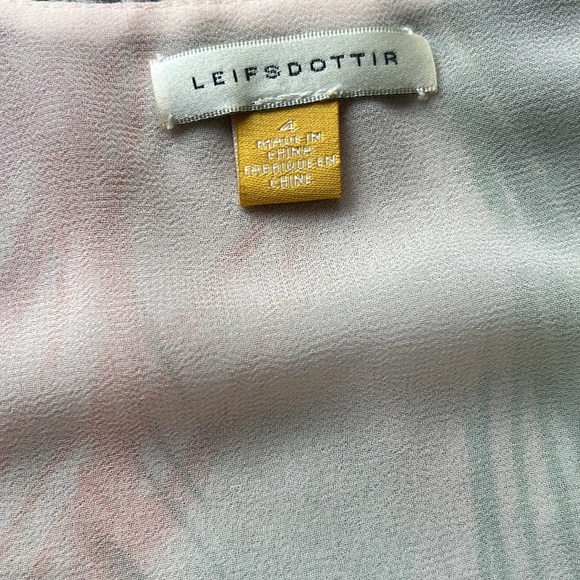 Anthropologie sz 4 Peplum v-neck Top - Picture 3 of 6